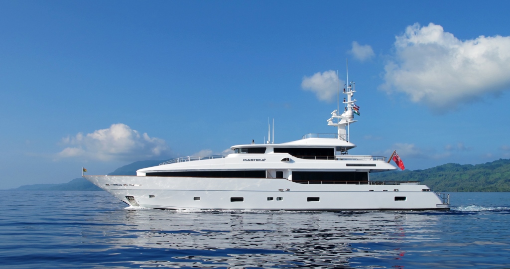 120ft luxury yacht